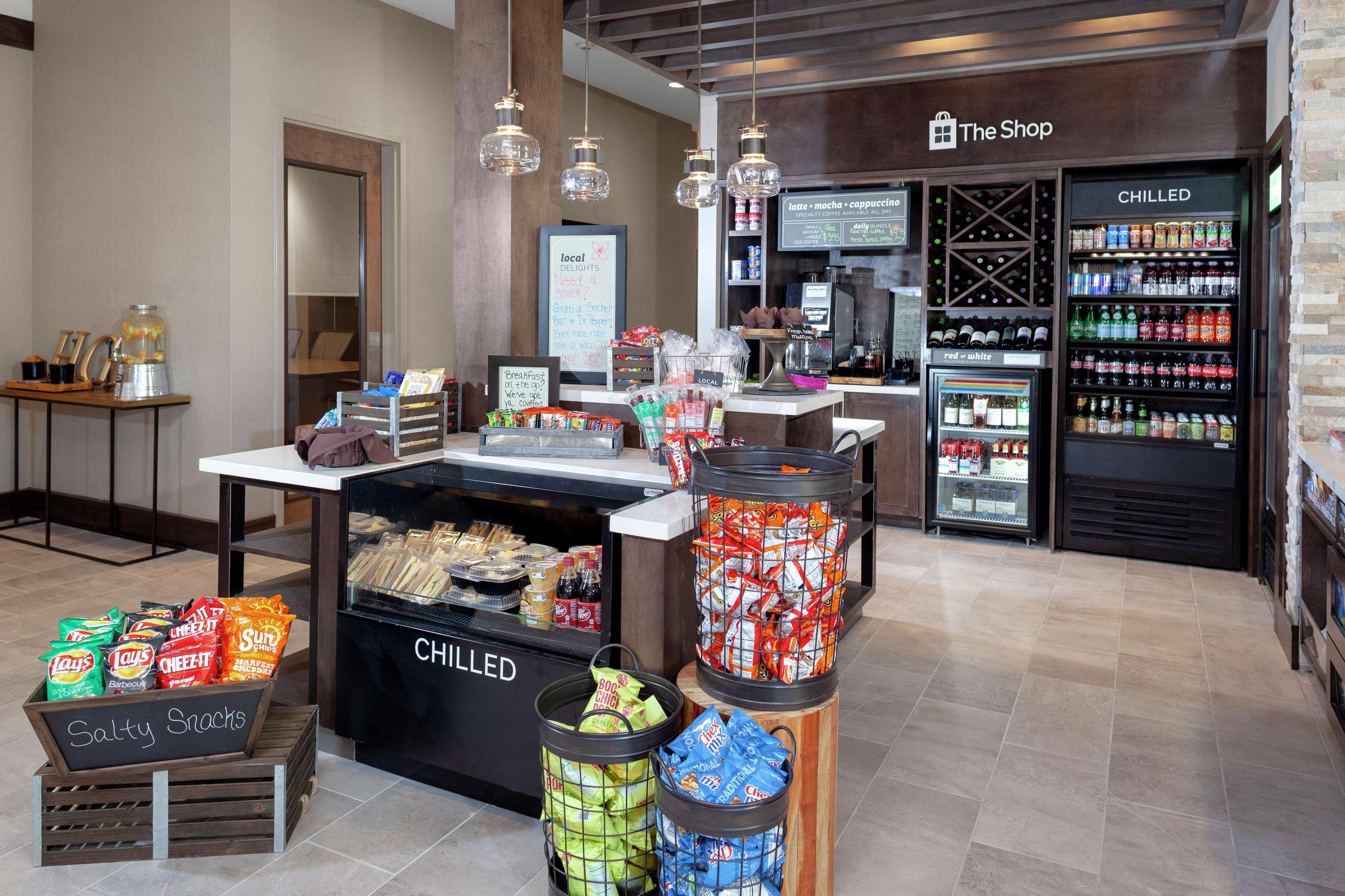 Hilton Garden Inn Waco Exterior photo