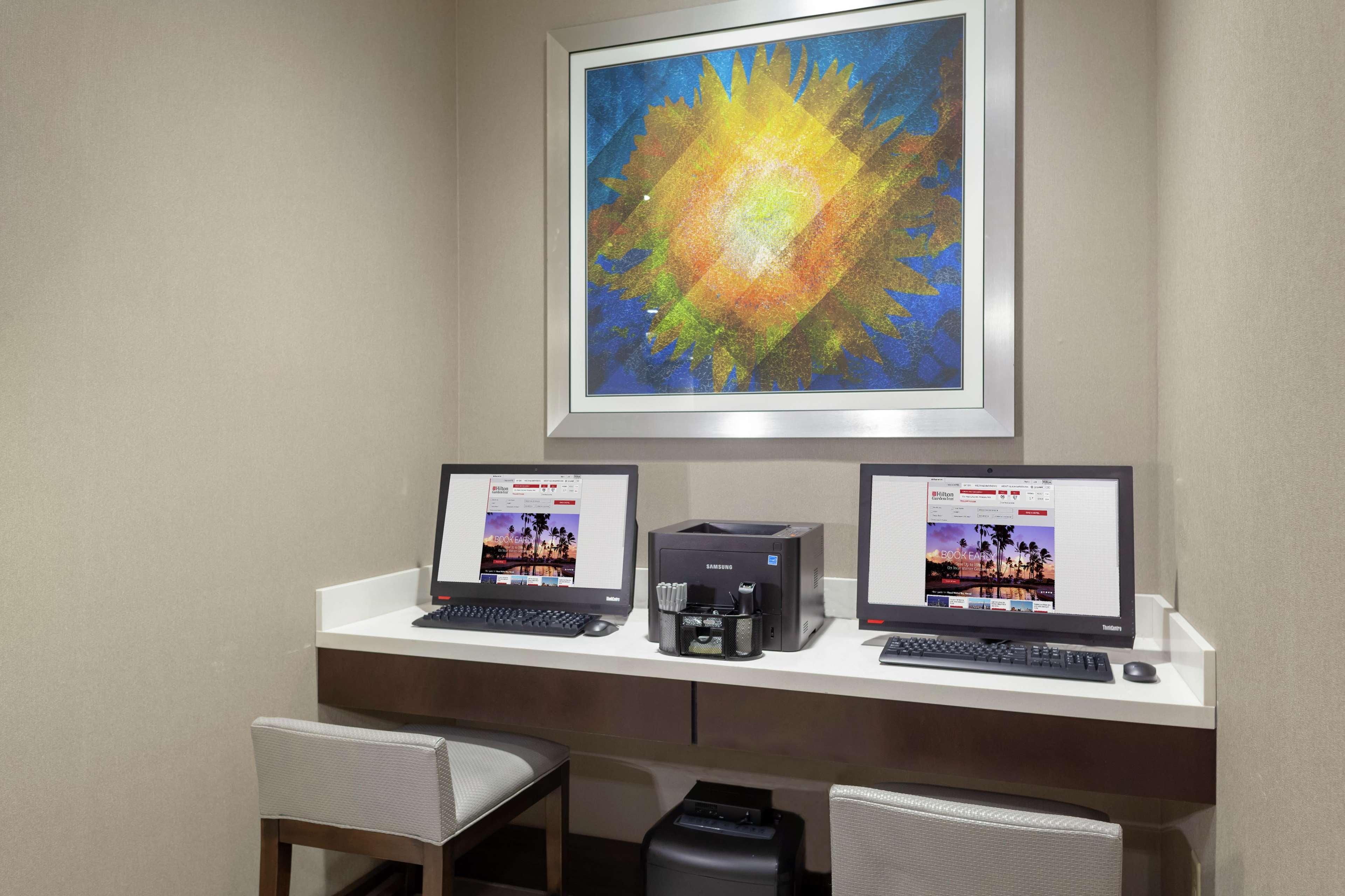 Hilton Garden Inn Waco Exterior photo