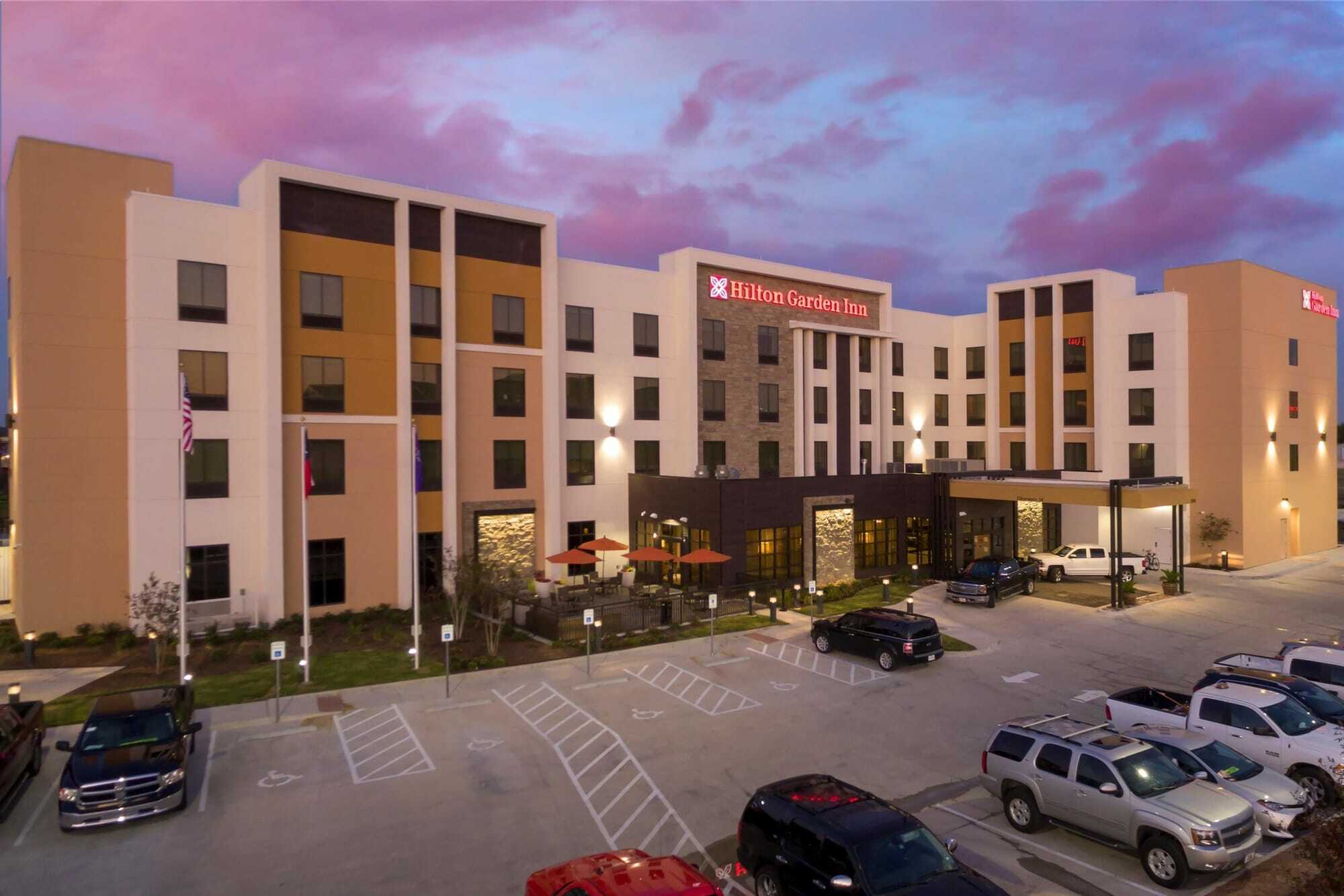 Hilton Garden Inn Waco Exterior photo